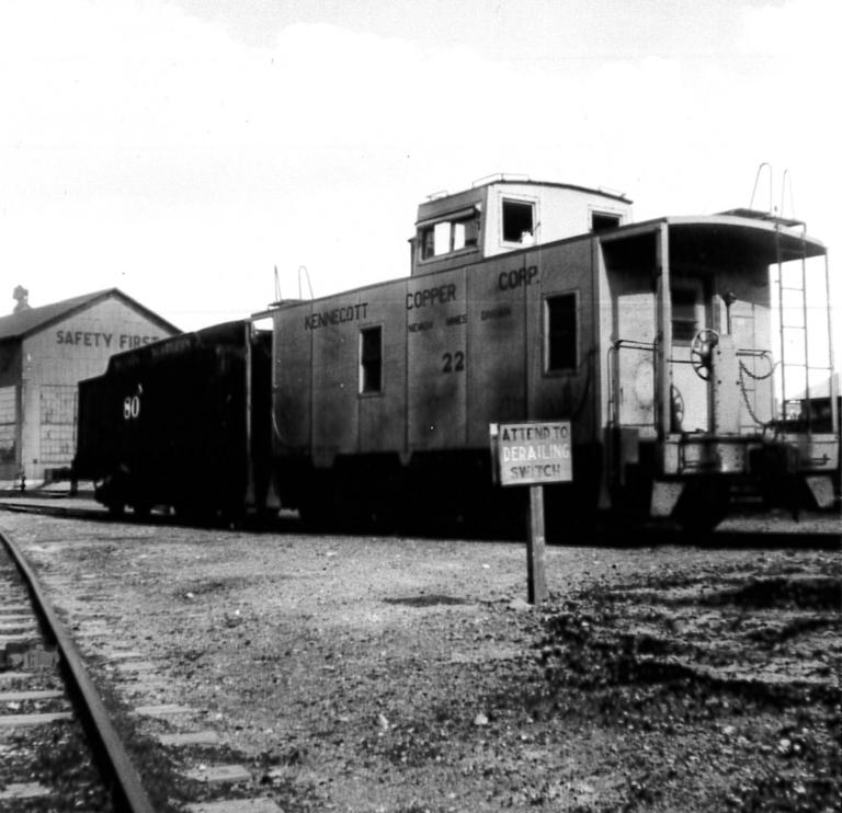 Caboose #22 with Crane Tender